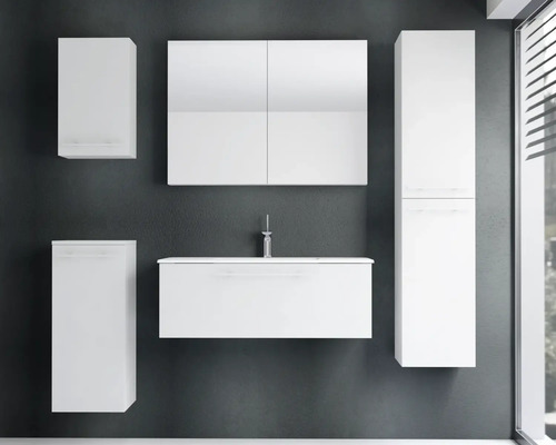 Ensemble de meubles de salle de bains moderne suspendu blanc comprenant un meuble sous-lavabo avec vasque, une armoire de toilette et trois armoires.