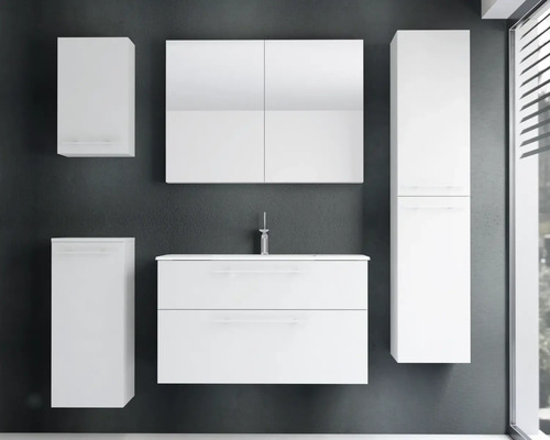 Ensemble de meubles de salle de bain blanc avec sous-vasque, armoire de toilette, colonne et deux placards muraux.
