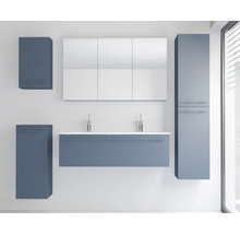 Ensemble de meubles de salle de bains moderne comprenant un sous-vasque double, une armoire de toilette à trois portes et trois armoires suspendues.