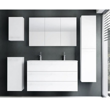 Ensemble de meubles de salle de bains blanc moderne avec meuble sous-lavabo, double vasque, armoire de toilette à trois portes et armoires murales.