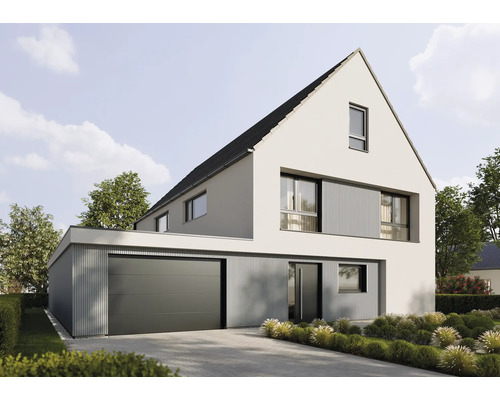 Modernes Einfamilienhaus mit Satteldach, integrierter Garage mit Sektionaltor und Fassadenverkleidung aus vertikalen Lamellen.