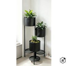 Support pour plantes robuste en métal à trois niveaux avec cache-pots intégrés pour une présentation organisée de plantes d'intérieur. (Image AI modified or generated)
