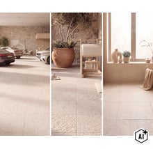 Trois vues de carrelage au sol imitation pierre dans divers espaces intérieurs tels qu un garage, un patio et un salon. (Image AI modified or generated)