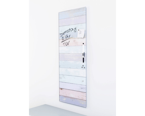 Tableau mémo magnétique en verre avec motif bois et notes au mur