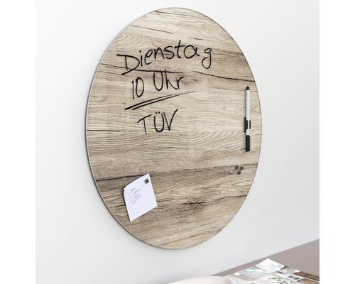 Runde Magnettafel mit Holzoptik, beschriftet mit Marker und Notizzettel