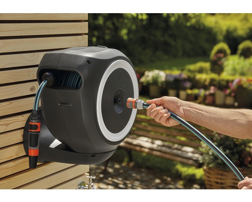 Dévidoir mural avec tuyau d''arrosage