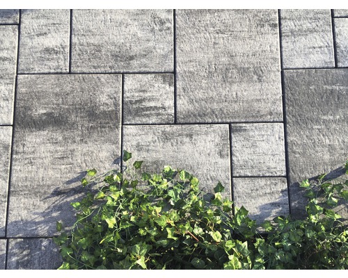 Dalle de terrasse en béton Delu x e mélange anthracite avec chanfrein 120 x 80 cm