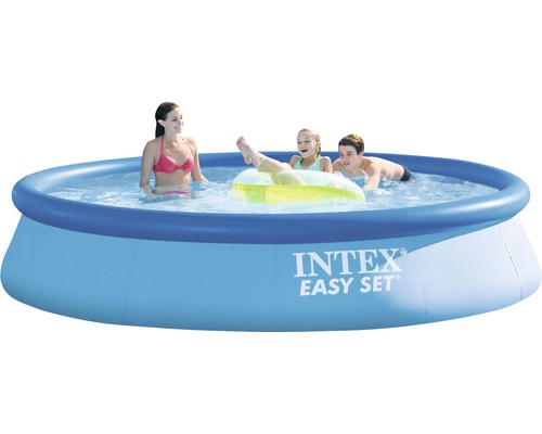 Intex Easy Set Pool mit Familie im Wasser