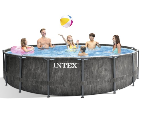 Familie im runden Aufstellpool mit Holzoptik und Intex Logo
