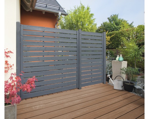 Brise-vue en bois sur une terrasse