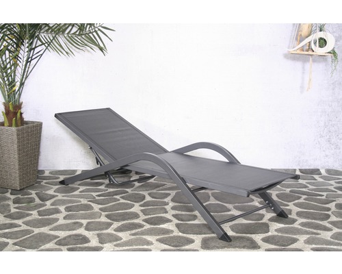 Gartensessel mit verstellbarer Rückenlehne und Metallrahmen