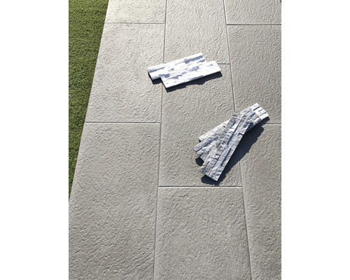 Dalle de terrasse en béton Bergamo anthracite finement grenaillé 80 x 40 x 3,9 cm