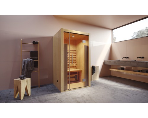 Sauna aus Holz mit Glastür in einem Badezimmer