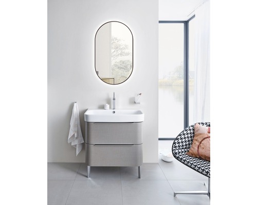 Salle de bain moderne avec meuble sous-lavabo, miroir et chaise