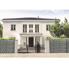 Maison individuelle avec clôture en gabion et portail métallique côté rue