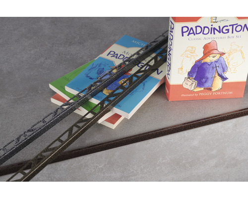 Paddington Bär Bücher und Zierleisten