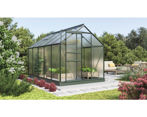 Gewächshaus Vitavia Comet 6200 Hohlkammerplatten 4 mm 195 x 321 cm smaragd Gewächshaus im Garten mit Pflanzen und Gartenmöbeln