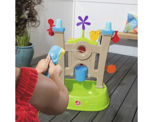 Station de jeu d''eau Step2 avec pistolet à eau dans le jardin