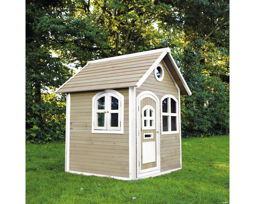 Cabane de jeu en bois avec fenêtres et porte dans le jardin