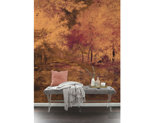 Aménagement de pièce avec papier peint forêt, banc, coussin et couverture