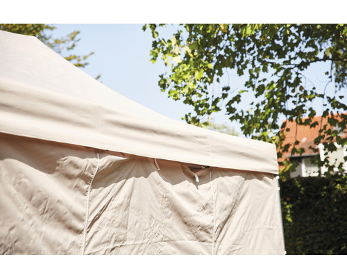 Vue détaillée d''un pavillon beige