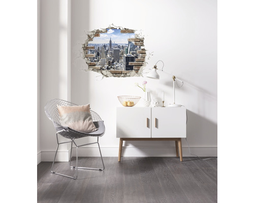 Pièce avec sticker mural New York Skyline, chaise et commode