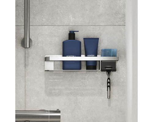 Étagère de salle de bain avec lotion, tube, éponge et rasoir