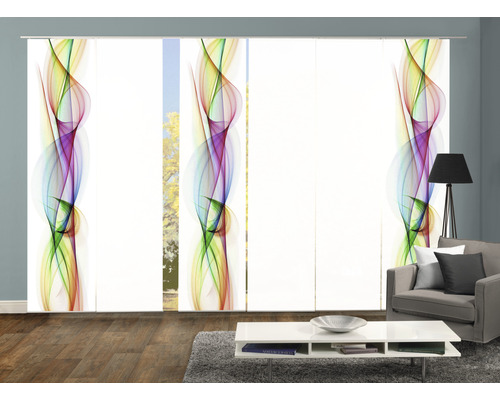 Vue d''une pièce avec des rideaux coulissants au design abstrait