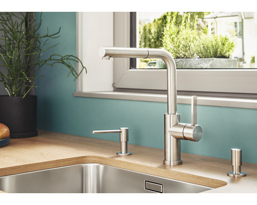 Évier de cuisine avec robinet et distributeur de savon