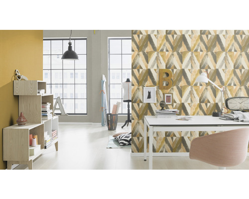 Bureau moderne avec bureau, étagère et papier peint à motifs