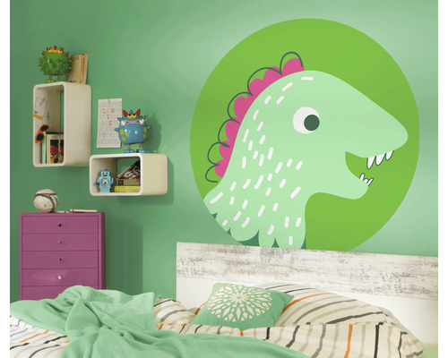 Chambre d''enfant avec sticker mural dinosaure, commode et étagères