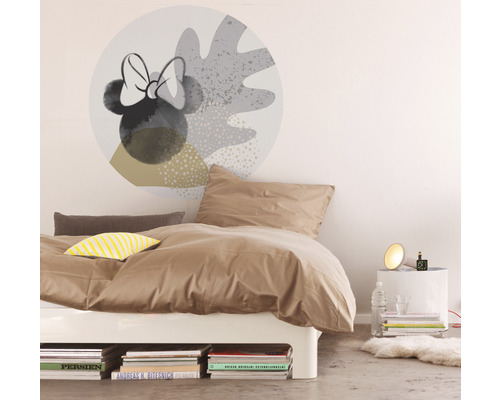 Chambre à coucher avec sticker mural et lit