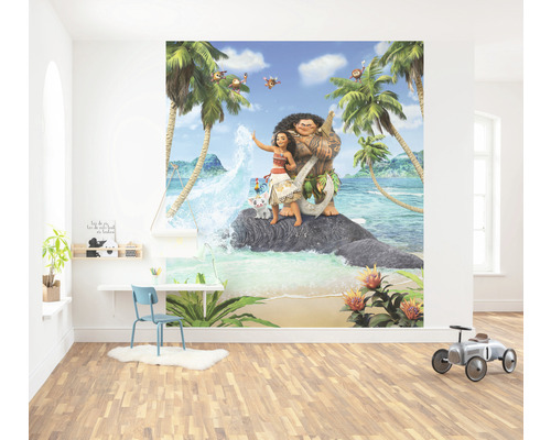 Chambre d''enfant avec papier peint photo avec des motifs du film Vaiana