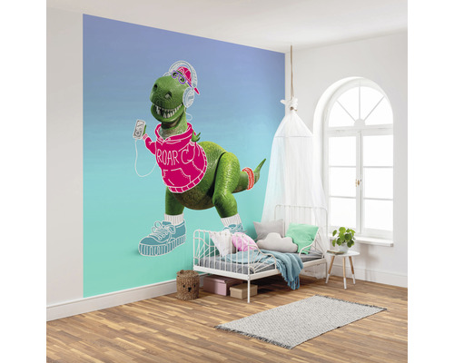 Chambre d''enfant avec une peinture murale d''un dinosaure portant des écouteurs et un sweat à capuche