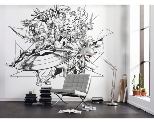 Wohnraum mit Marvel Avengers Wandtattoo, Sessel und Stehlampe