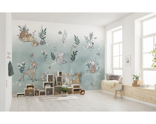 Chambre d''enfant avec fresque murale à motifs d''animaux