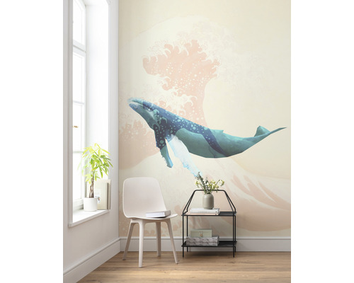 Pièce à vivre avec une peinture murale d''une baleine et d''une vague