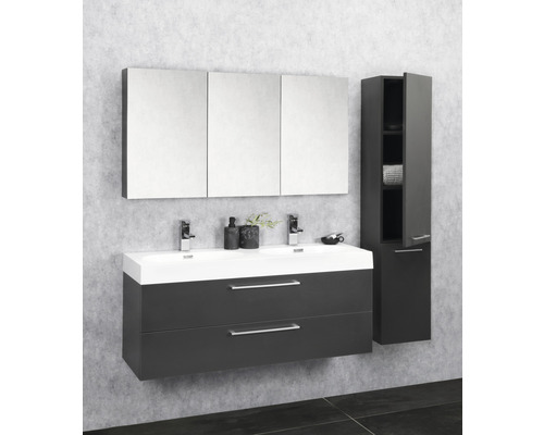 Salle de bains avec meuble sous-lavabo double, armoire de toilette et armoire haute