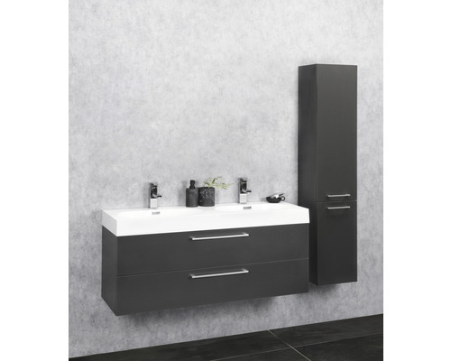 Salle de bains moderne avec meuble sous-lavabo et armoire haute