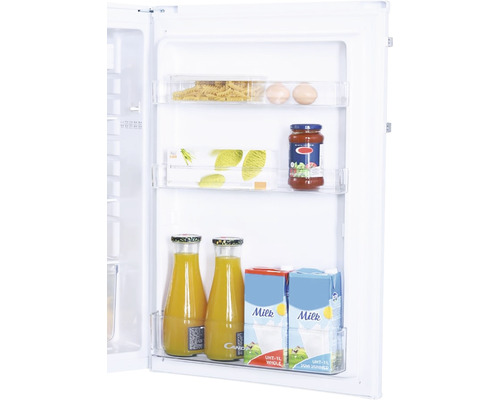 Intérieur d''un réfrigérateur avec des aliments