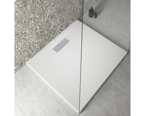Receveur de douche rectangulaire avec un design plat et un drain intégré