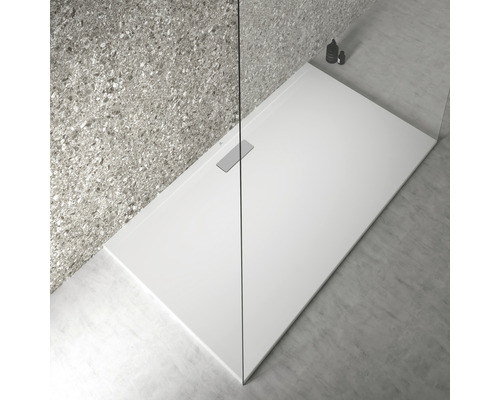 Ebenerdige Dusche mit Duschrinne und Glaswand