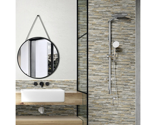 Salle de bains moderne avec vasque à poser, miroir et robinet de douche