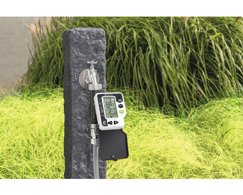 Logo Geka sur l''ordinateur d''arrosage avec robinet