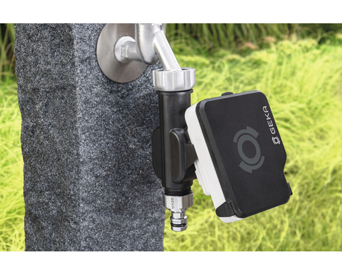 Logo Geka sur robinet avec programmateur d''arrosage