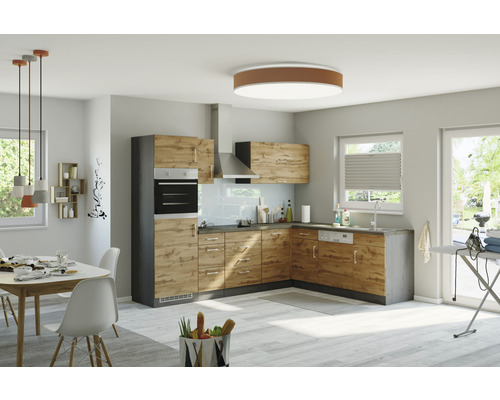 Moderne Wohnküche mit Essbereich, Einbauküche in Holzoptik, Dunstabzugshaube und Beleuchtung