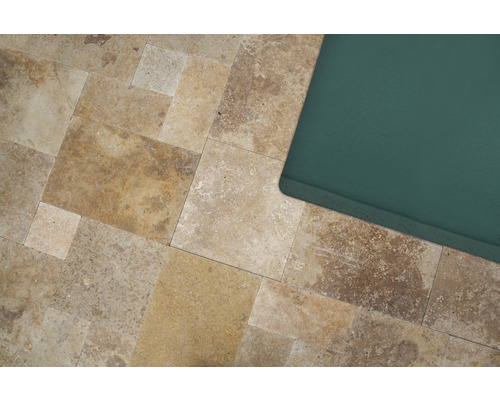 Carrelage de sol et tapis vert