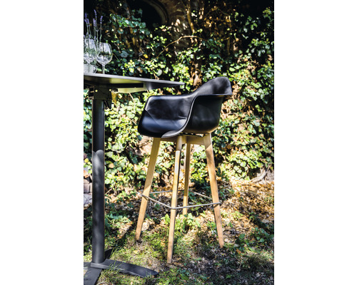 Tabouret de bar avec coque d''assise et pieds en bois à l''extérieur