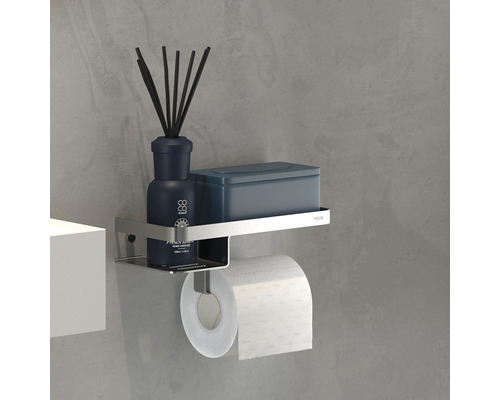 Toilettenpapierhalter mit Ablage aus Metall, darauf Duftspender und Kosmetiktücherbox