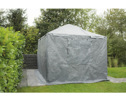 Pavillon de jardin gris avec revêtement de bâche.